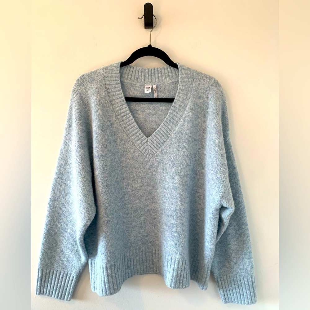 Simon’s Twik Soft Powder Blue Oversize V-Neck Sweater Size L